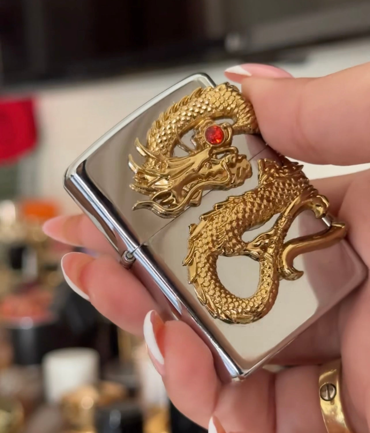 Briquet serpent à gaz